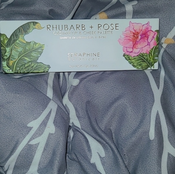 🥳HOST PICK 🥳RHUBARB + ROSE CREAMY LIP AND CHEEK MAKEUP PALETTE - Picture 2 of 4